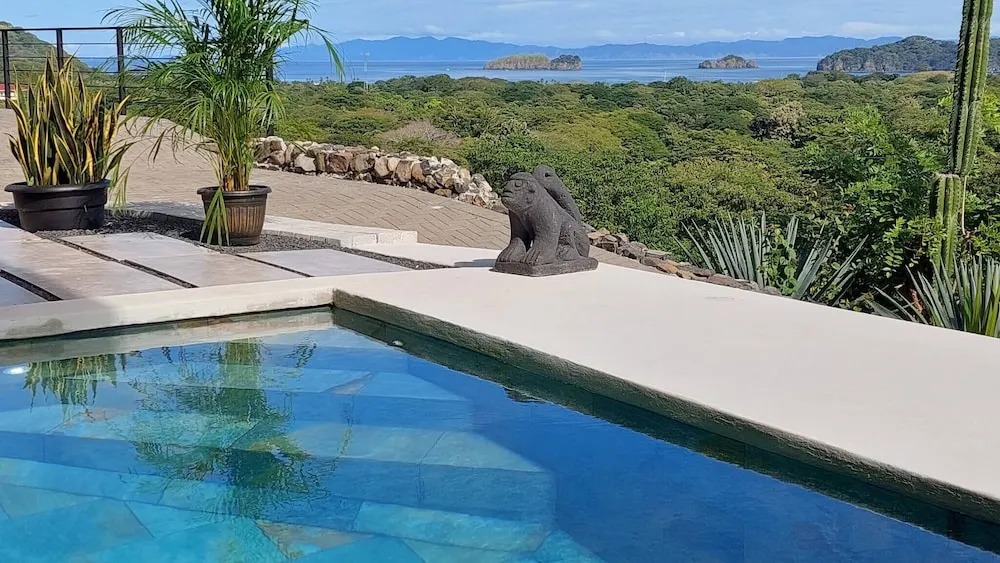 Oceanview Modern Guest House With Pool
