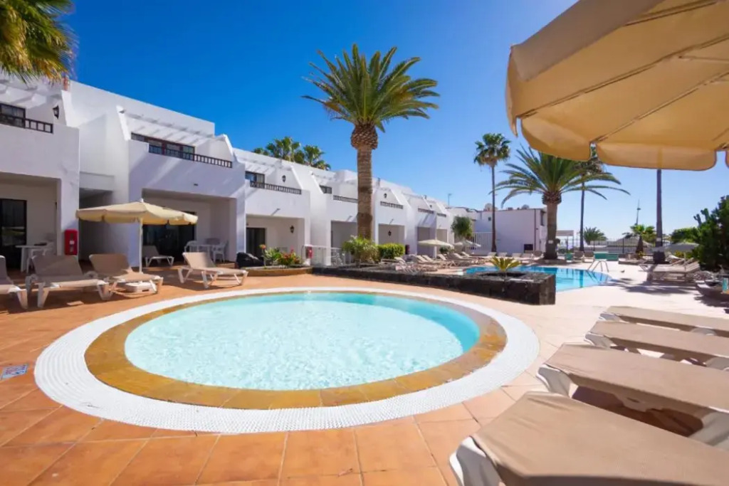 Apartamentos Fayna y Flamingo