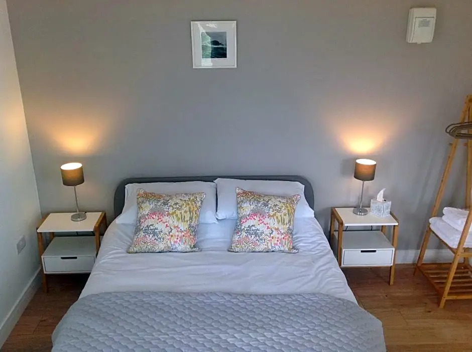 Island View Room 1