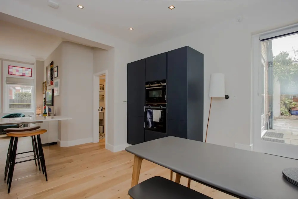 Modern 3 Bedroom Flat in West Hampstead