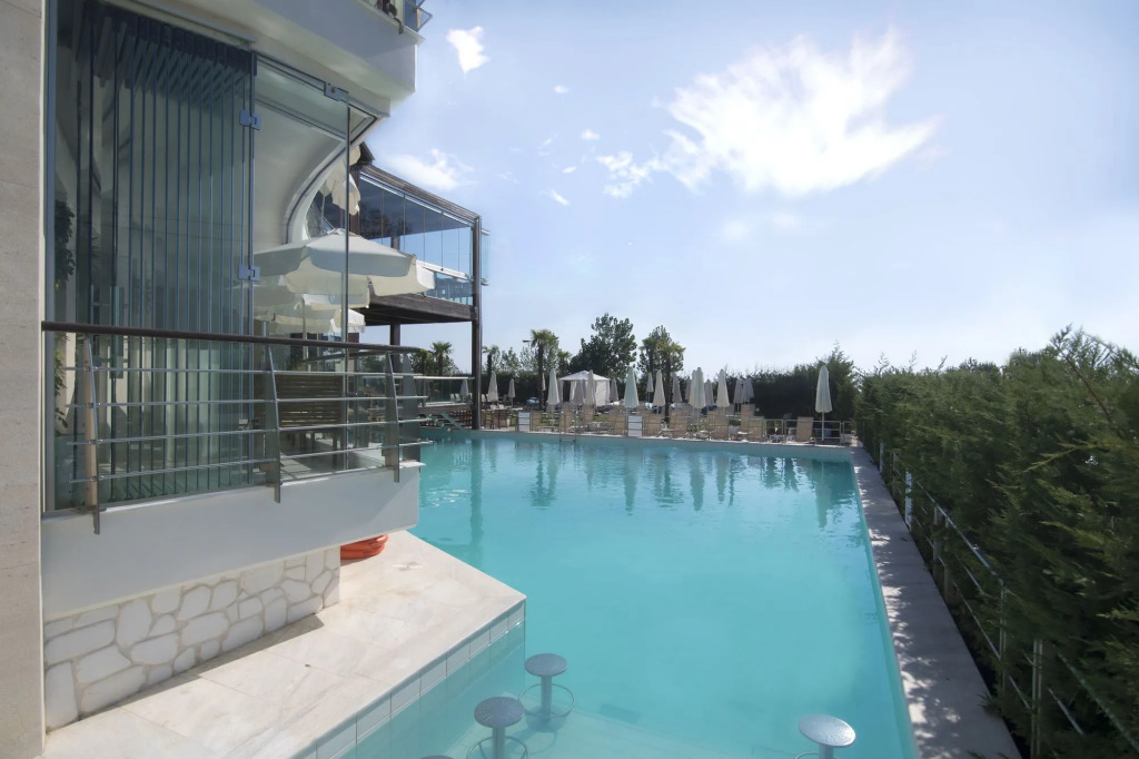 Cosmopolitan Hotel by GHH