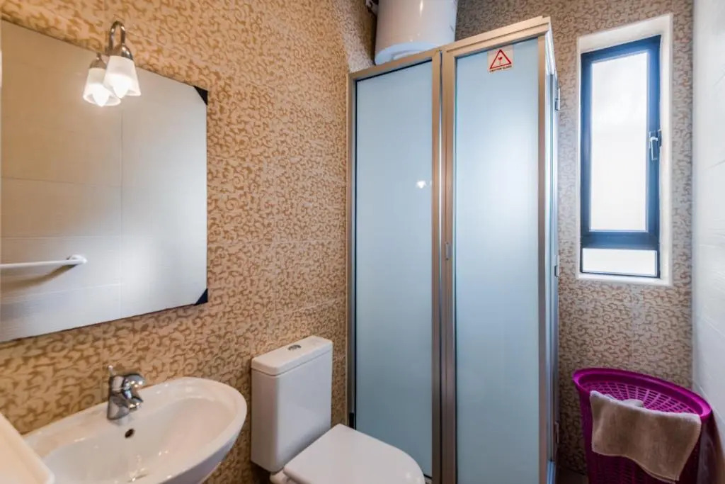 Blue Harbour 5 - Seafront Penthouse with stunning seaviews - by Getawaysmalta