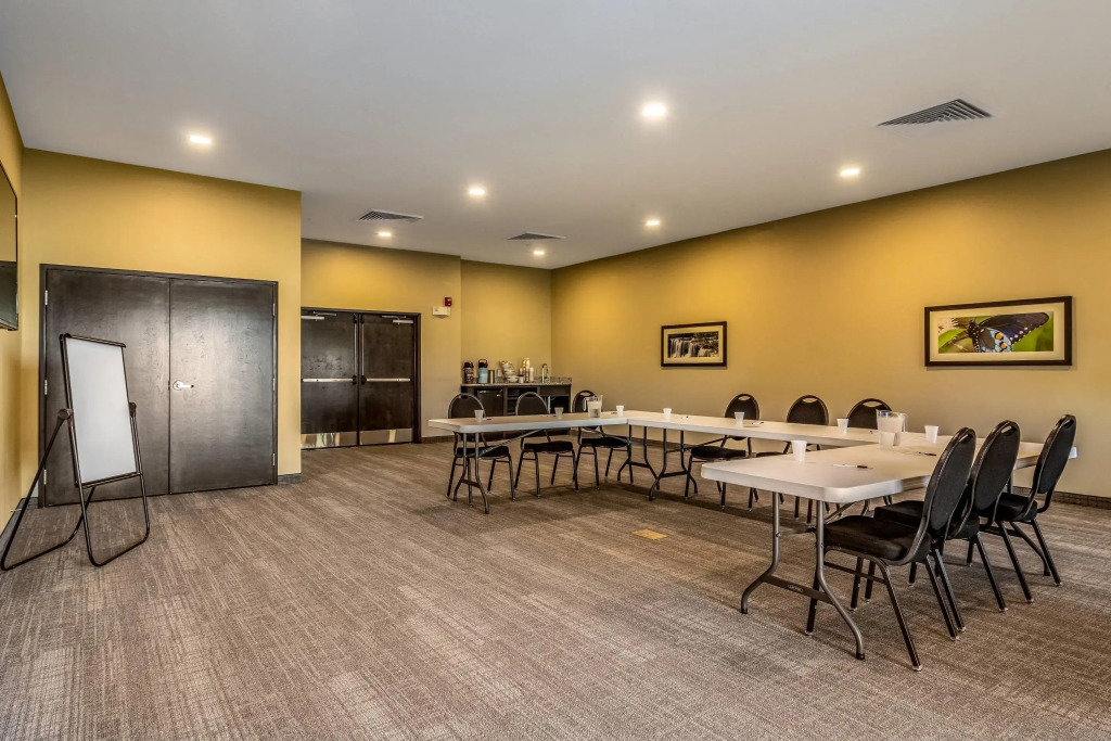 Comfort Suites Brunswick Town Center