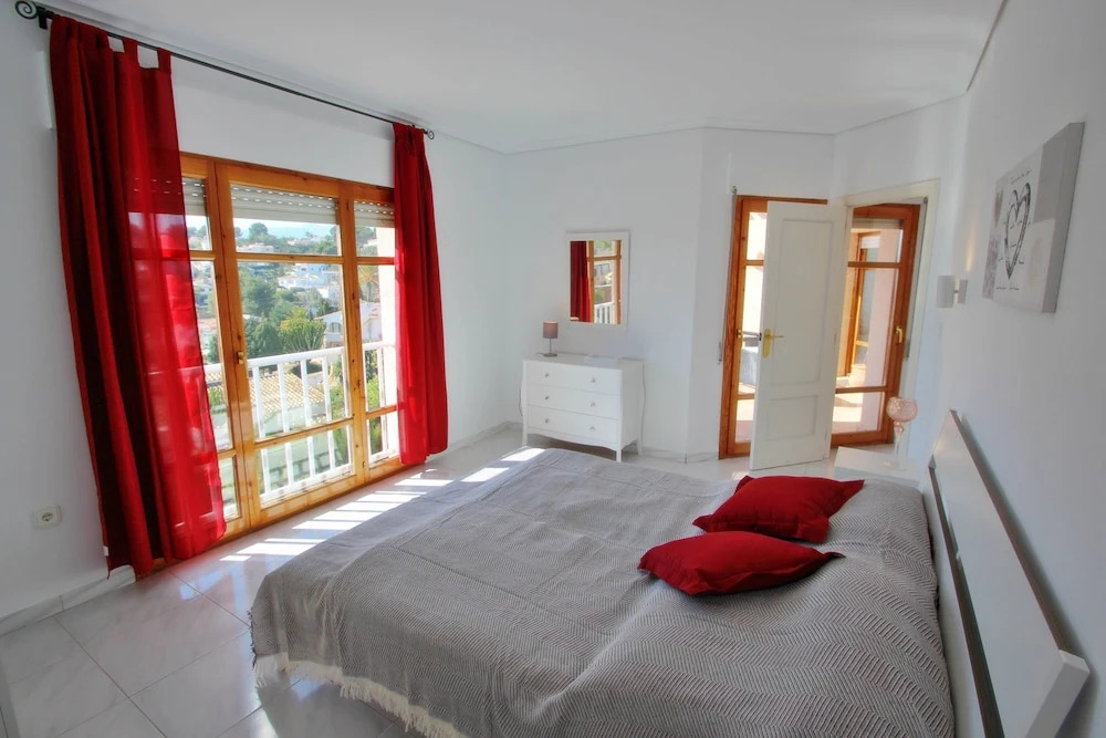 Emma - sea view holiday home with private pool in Benissa