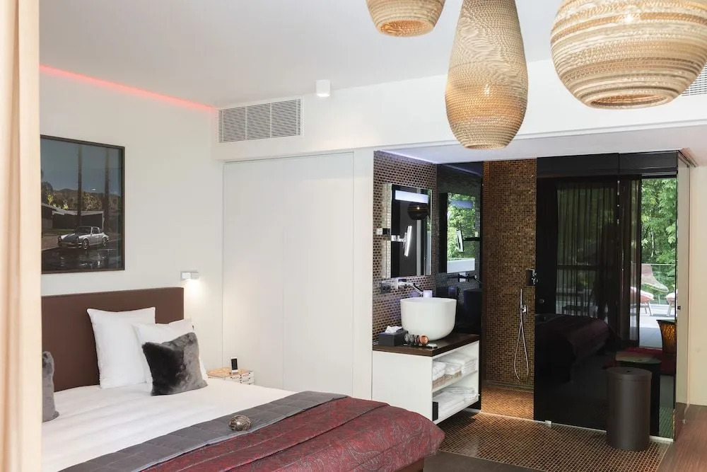 Lithium Bed Zen & Breakfast