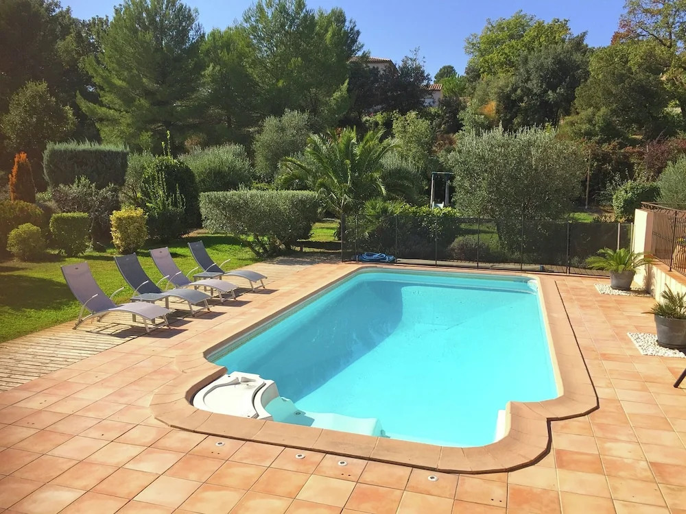 Comfortable Holiday Home in Flayosc With Private Garden