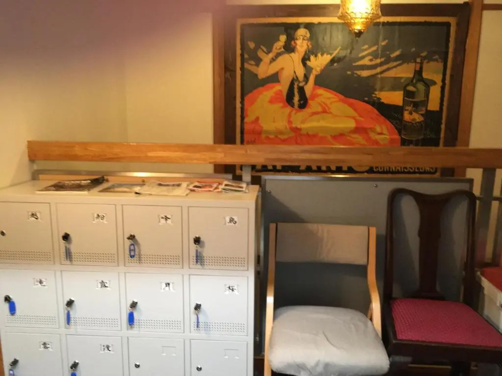DJANGO Hostel & Lounge