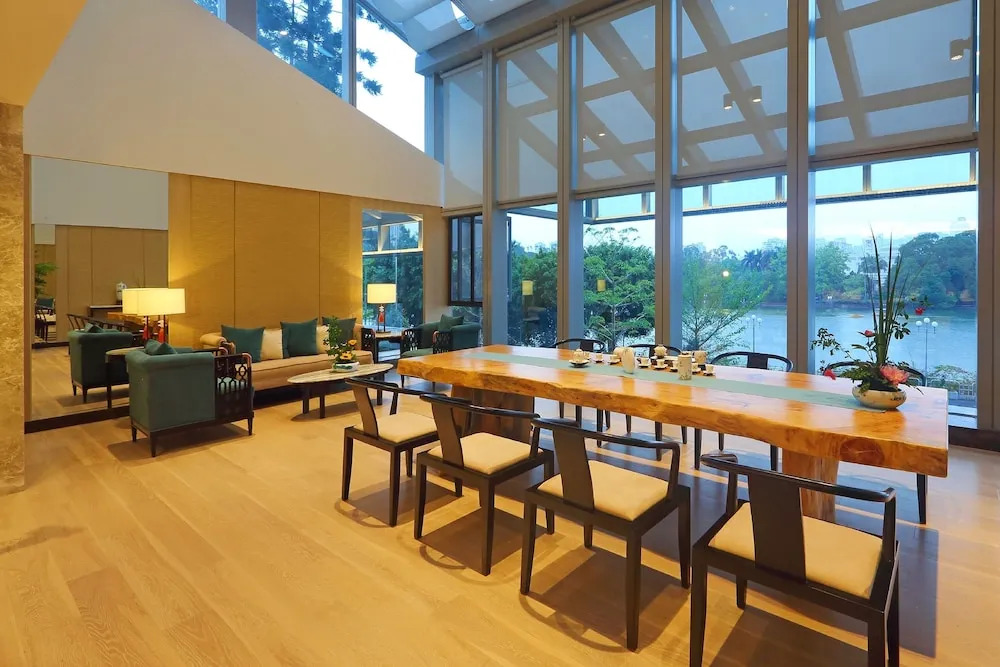 Fuzhou Lakeside Hotel