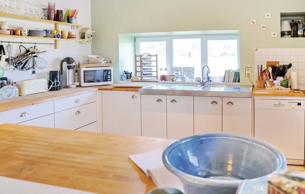 Beautiful Home in Durbuy With 3 Bedrooms, Wifi and Outdoor Swimming Pool