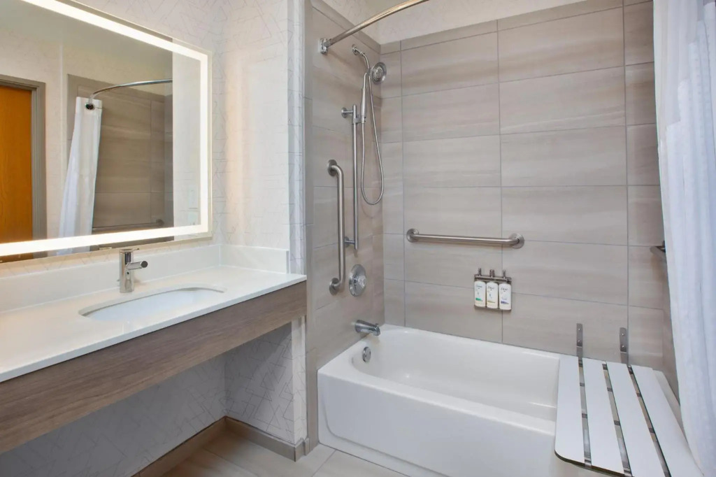Holiday Inn Express & Suites Buffalo by IHG