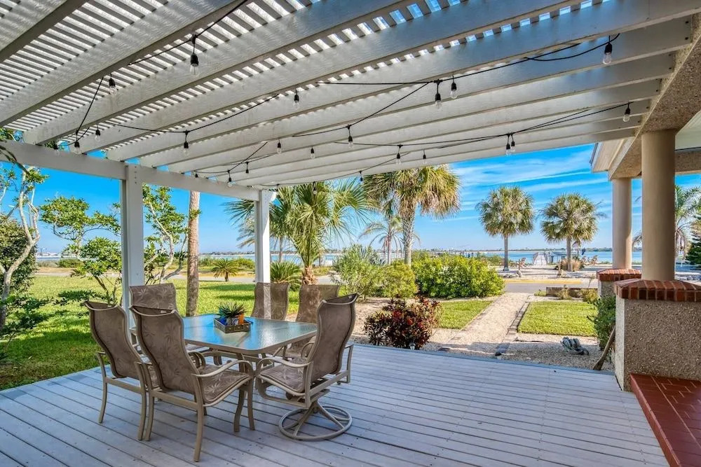 Waterfront Paradise