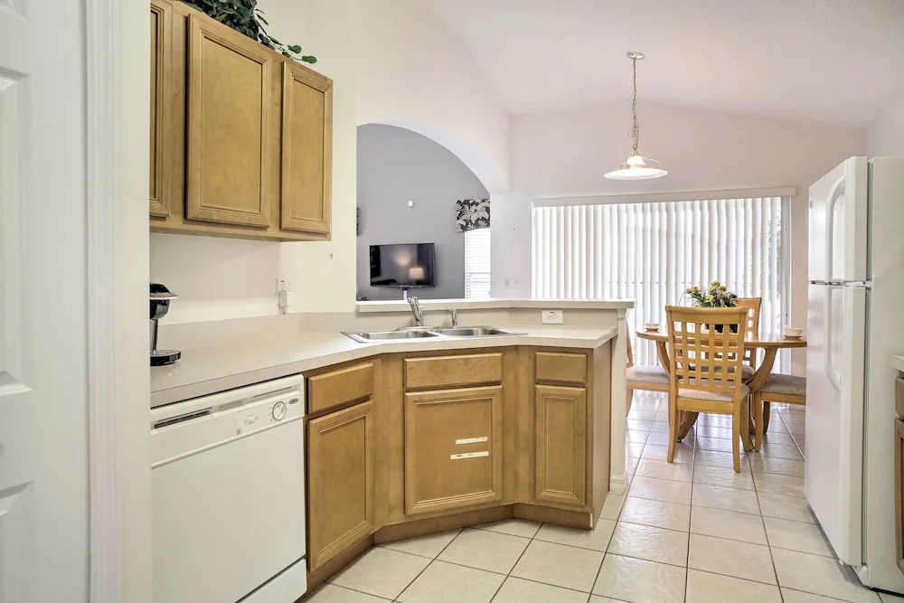 Davenport Getaway w/ Pool: 11 Mi to Disney Parks!