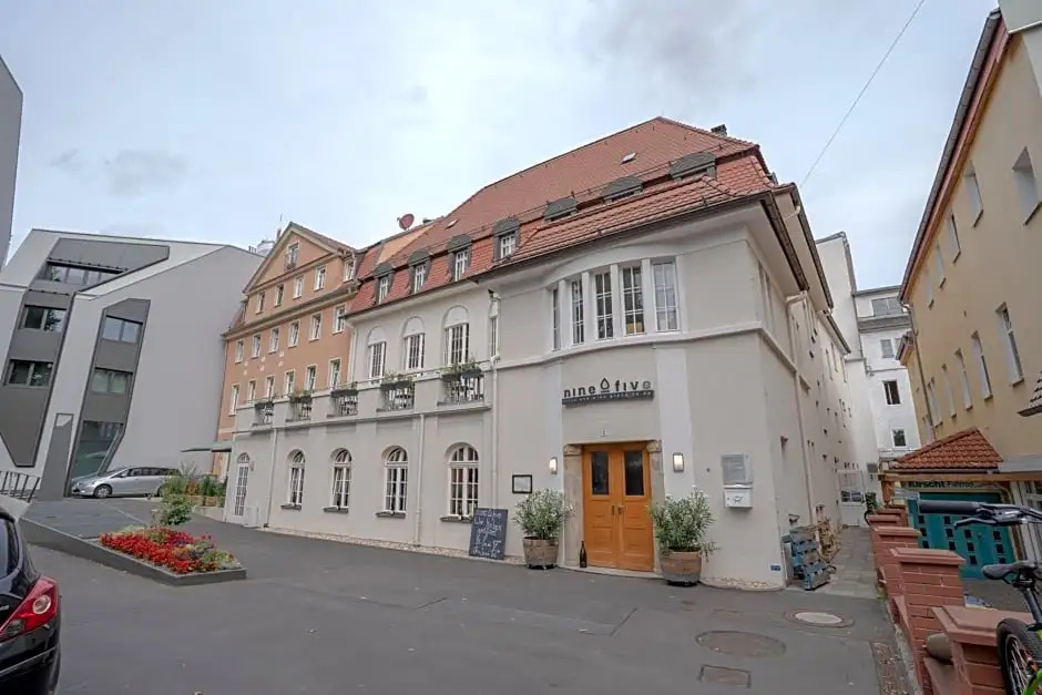Nineofive Hotel