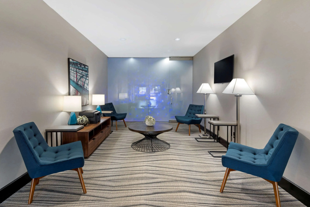 Best Western Plus Arlington North Hotel & Suites