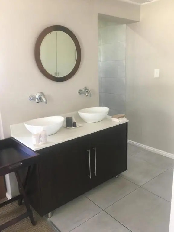 Hermanus 13 on 2nd Guest Rooms