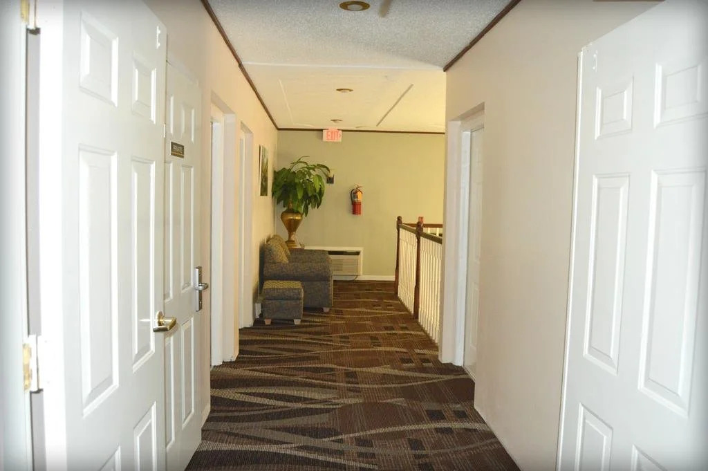 Adams Inn and Suites