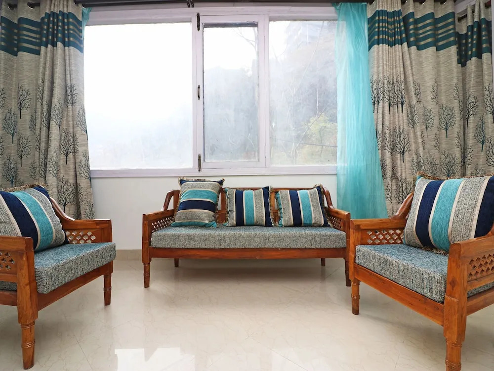 OYO 13205 Home 3BHK Valley View Shimla