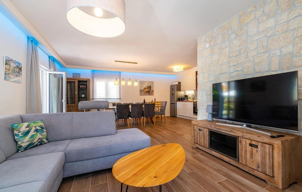 Stunning Home In Privlaka