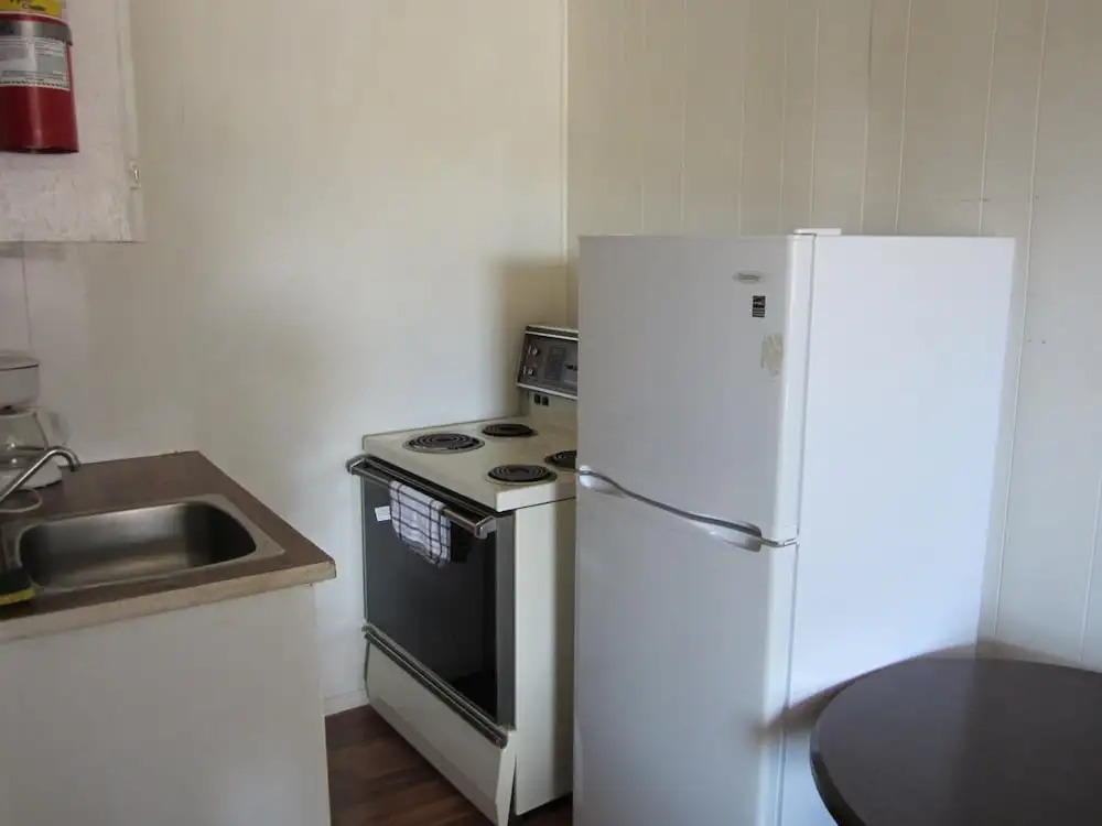 Chetwynd Court Motel