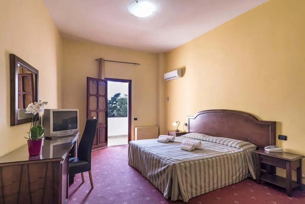 Hotel Akrabello