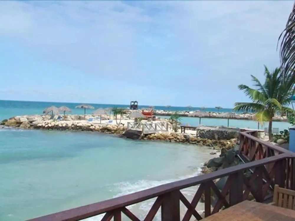 Northshore Seaside Suites