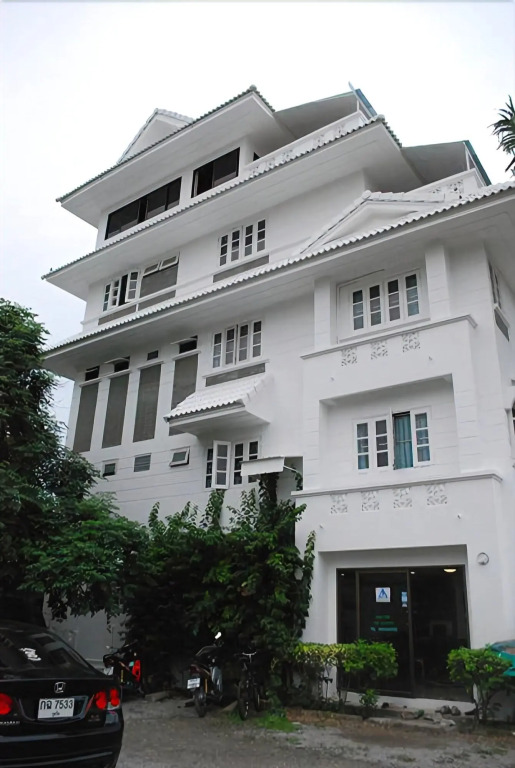Na Na Chart Phuket