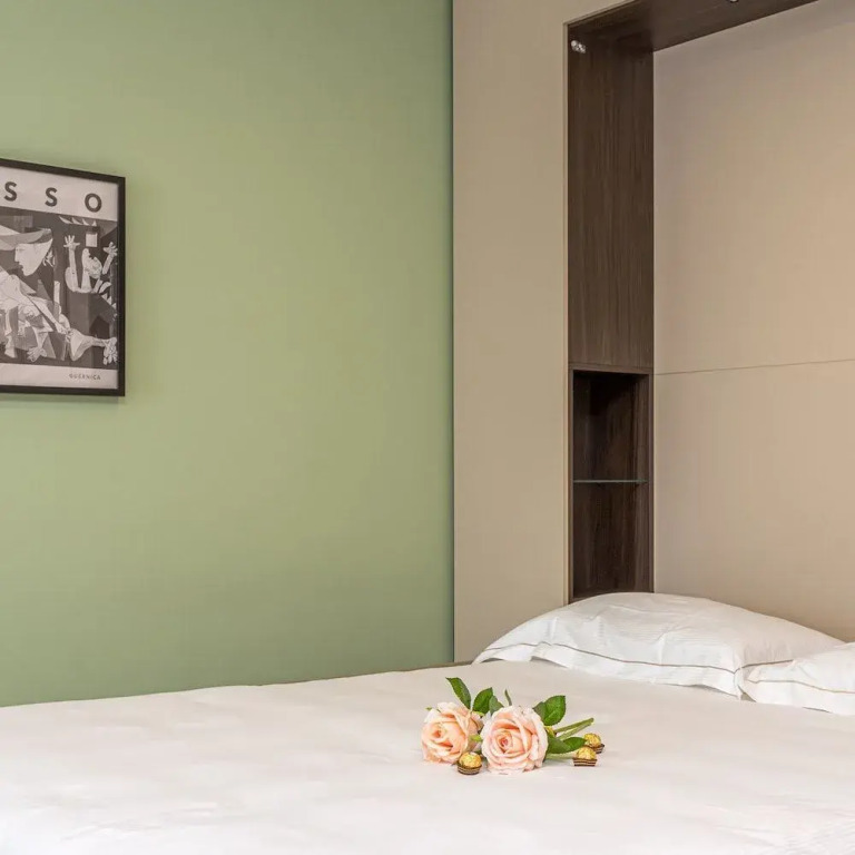 Icon H 305 Suite Micro-living