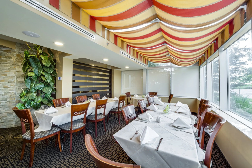 Monte Carlo Inn Vaughan Suites