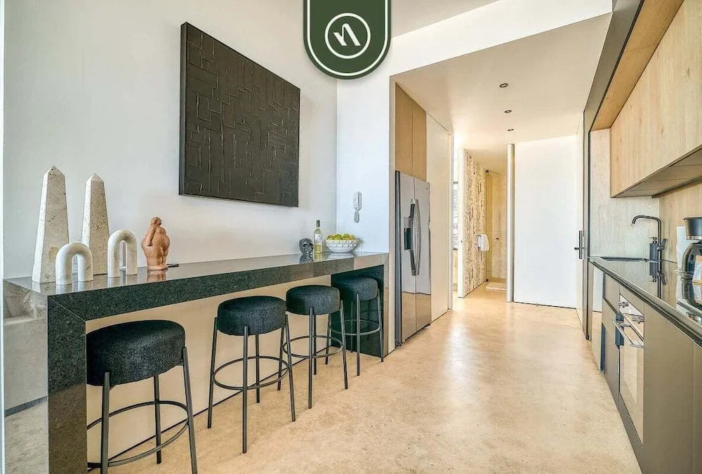 Luxury 1BR Condo With Private Terrace - Ocean View