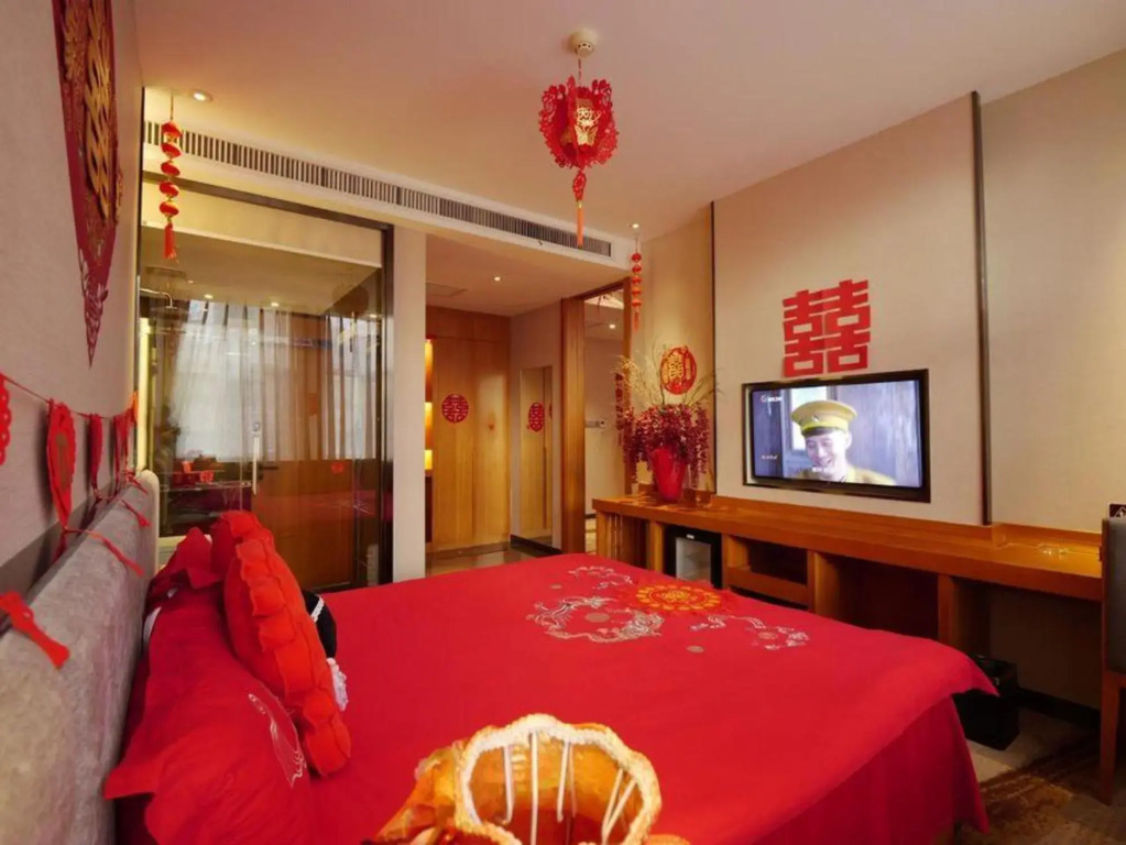 Daqing Jixiang Kaiyue Business Hotel (Daqing East Station People's Hospital)