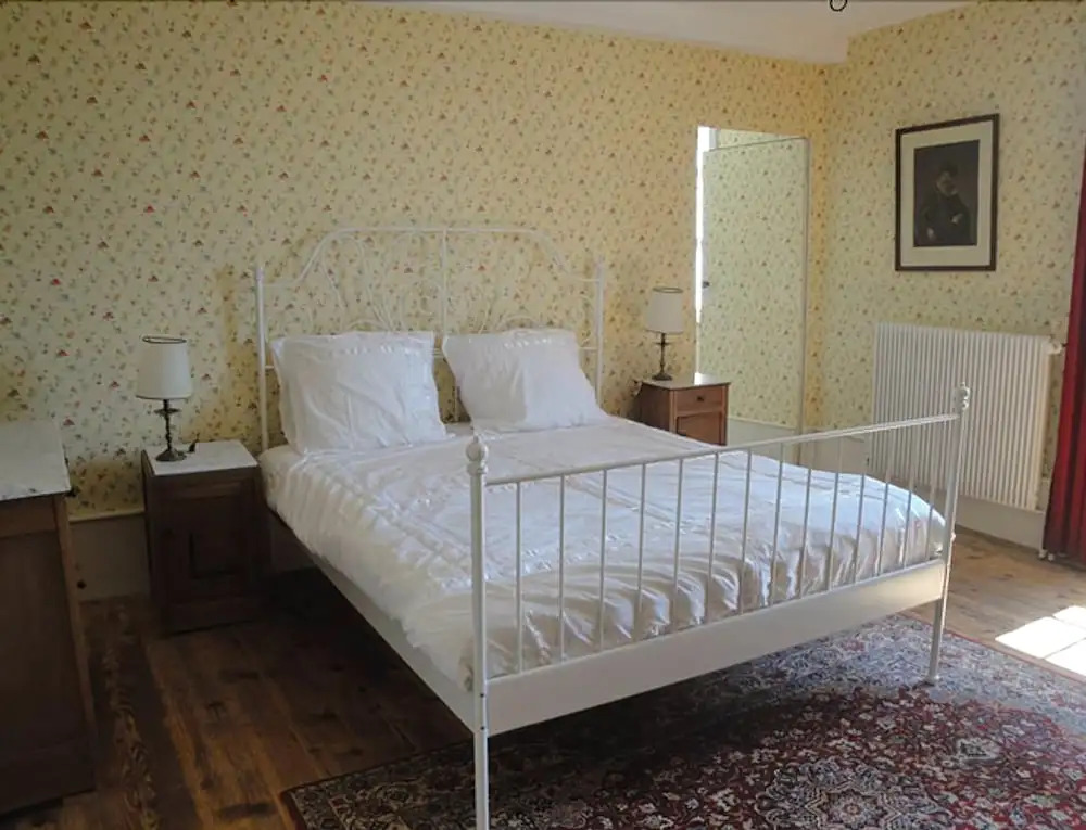 Petit Château Armand Bourgoin  B & B