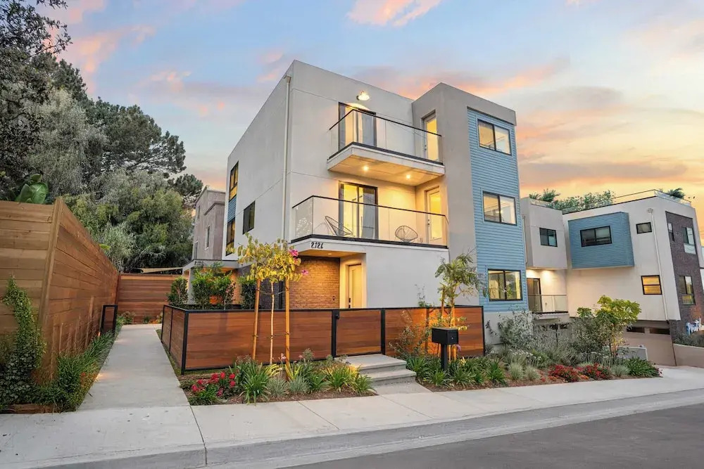 Modern 5bdr Beach House Near Sunset Cliffs Point View Retreat by Avantstay
