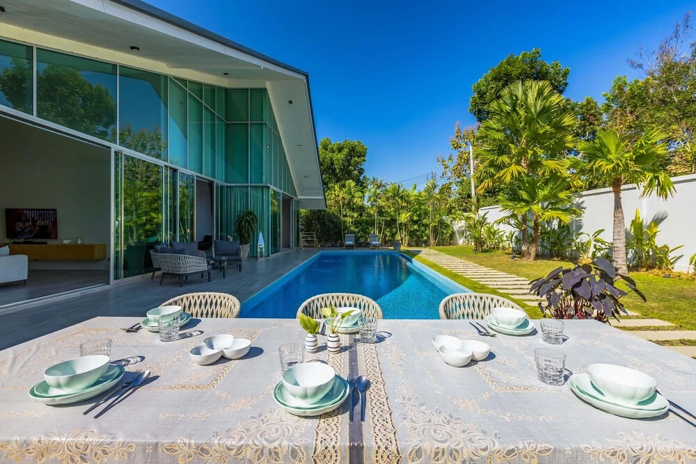 Large Private Pool Villa with 7 Bedrooms 7B