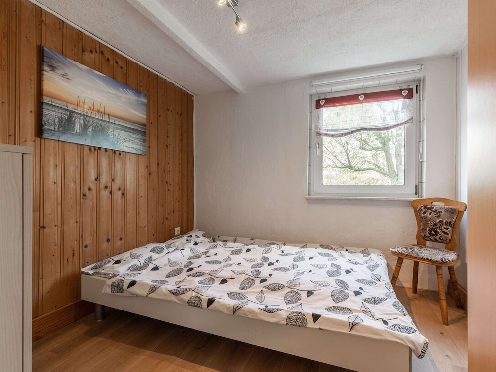 Cosy Flat in Niepars With Garden