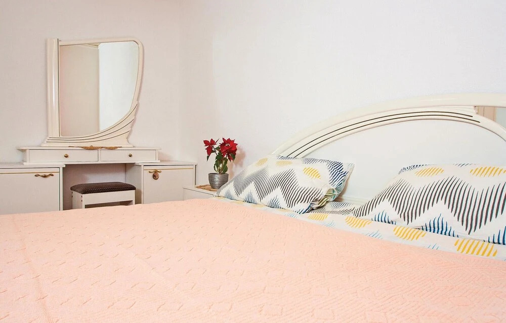Nice Home in Valtursko Polje With Wifi and 2 Bedrooms