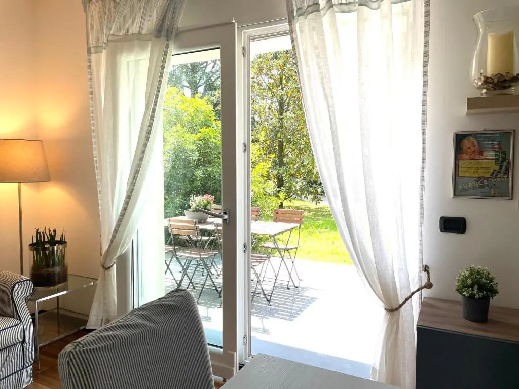 My humble house -Appartamento in villa con vista lago