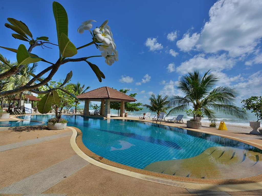 Alongkot Beach Resort Khanom