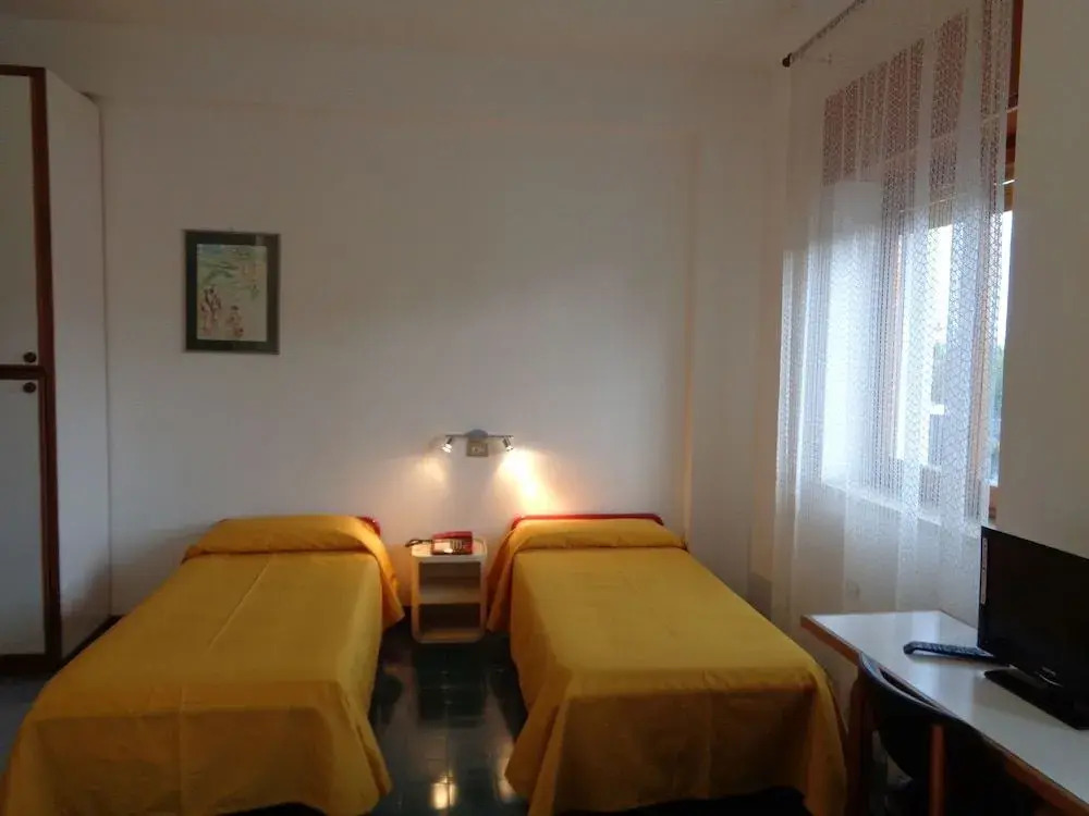 Siris Hotel