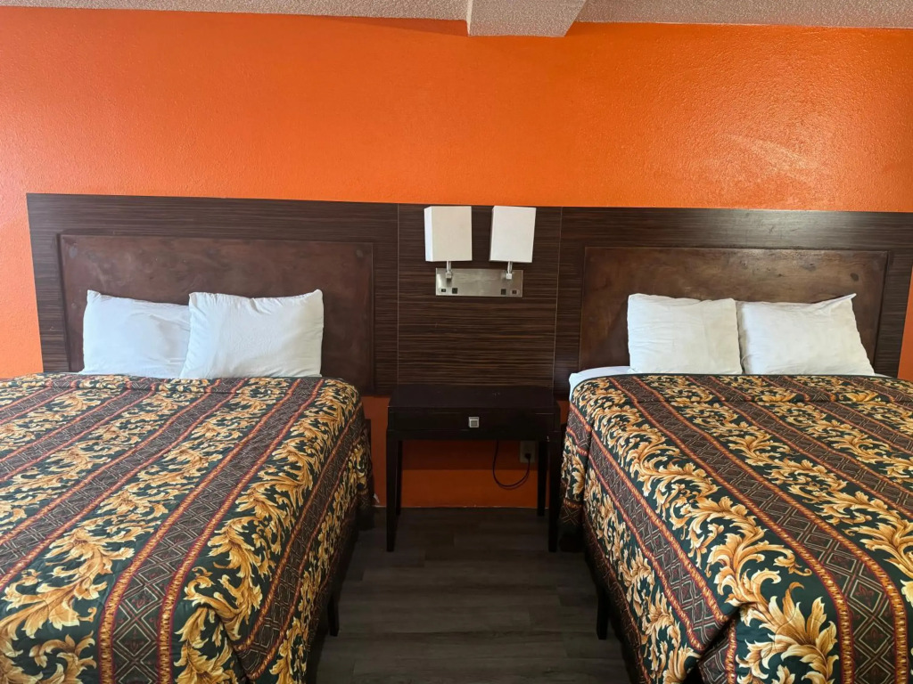 Nampa Inn & Suites