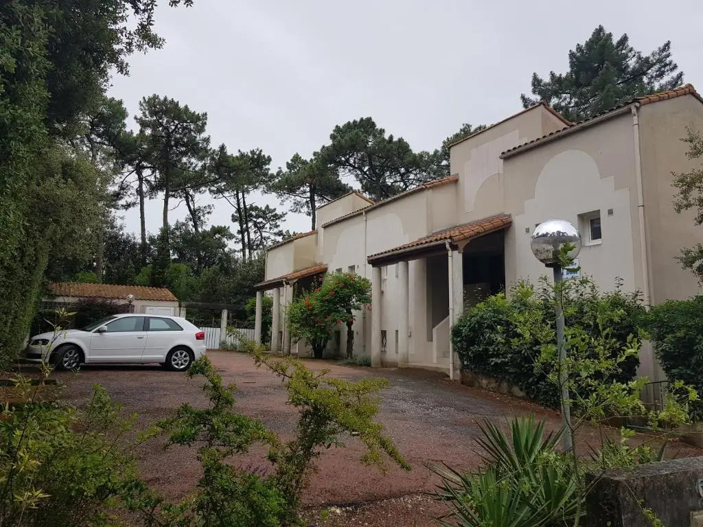 Bel appartement à 100m de la plage dans les pins Aperçu mer, wifi