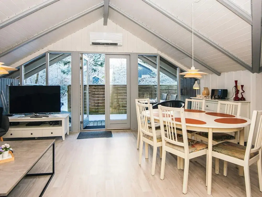 6 Person Holiday Home in Give
