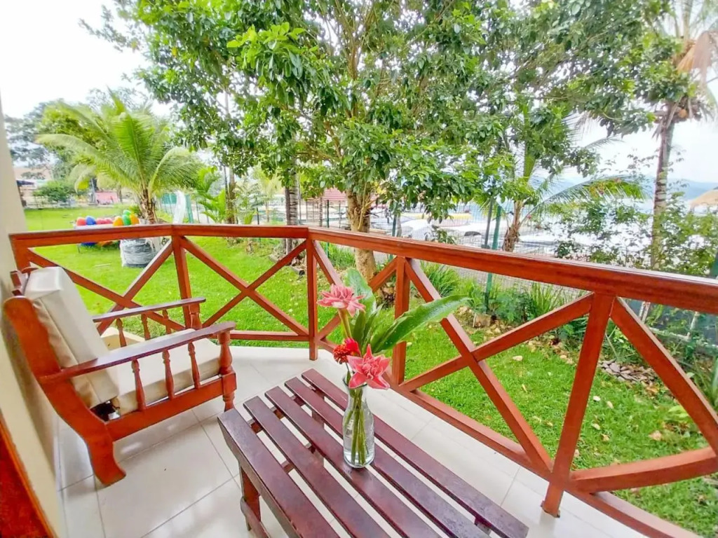 Laguna Azul Hotel & Suites