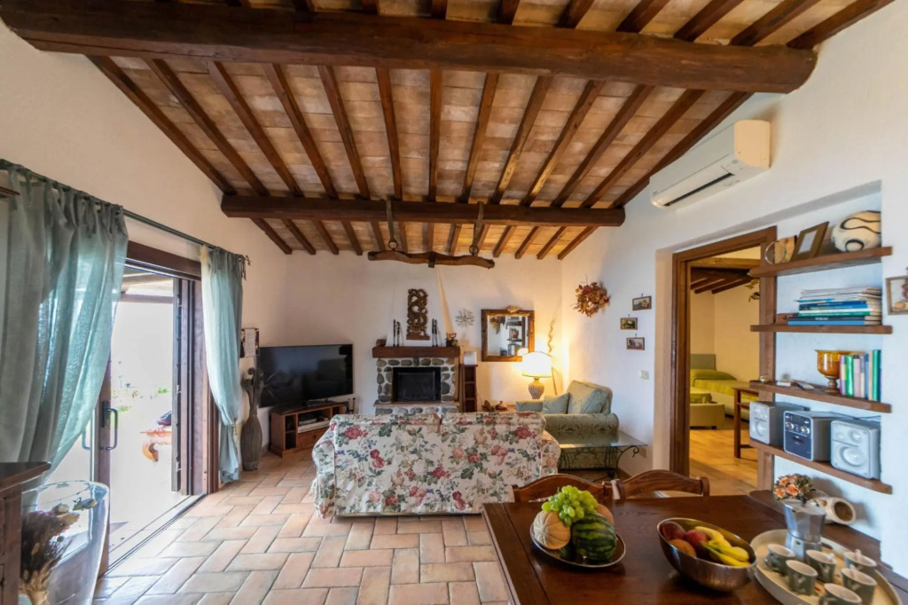 Villa degli Olivastri in Cala moresca for relaxation and tranquillity.-Villa Cala Moresca
