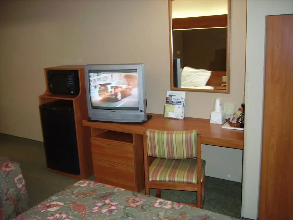 Parry Sound Inn & Suites