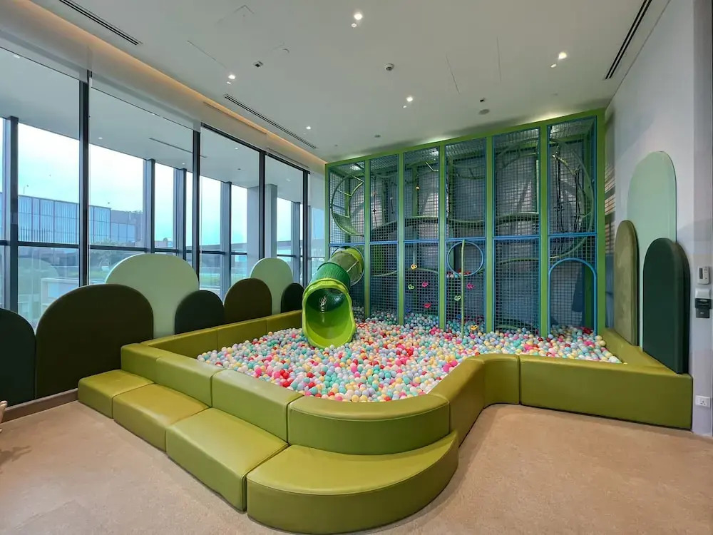 Le Places The Luxury MarQ Saigon Apartment