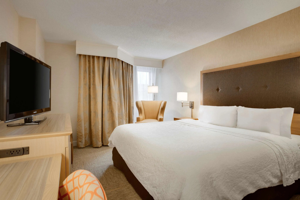 Hampton Inn & Suites Cleveland-Independence