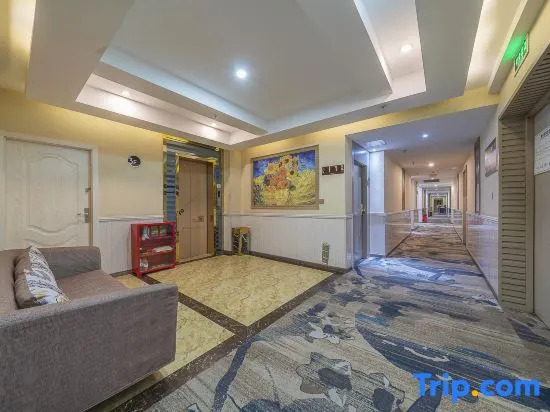 Kairo Hotel (Chongqing Zhuangyuanbei Light Rail Station)