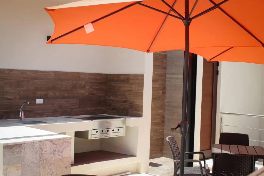 New One Br Apartment for Up To 4, Grill & Pool At the Common Rooftop