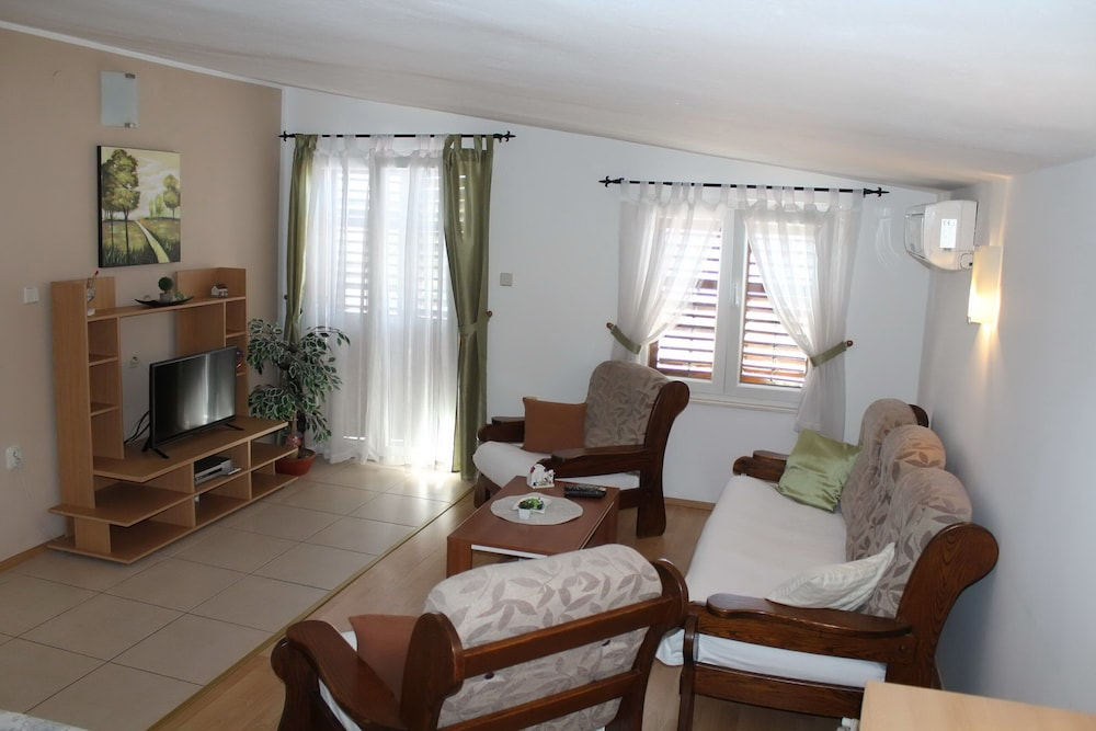Apartments Madlena
