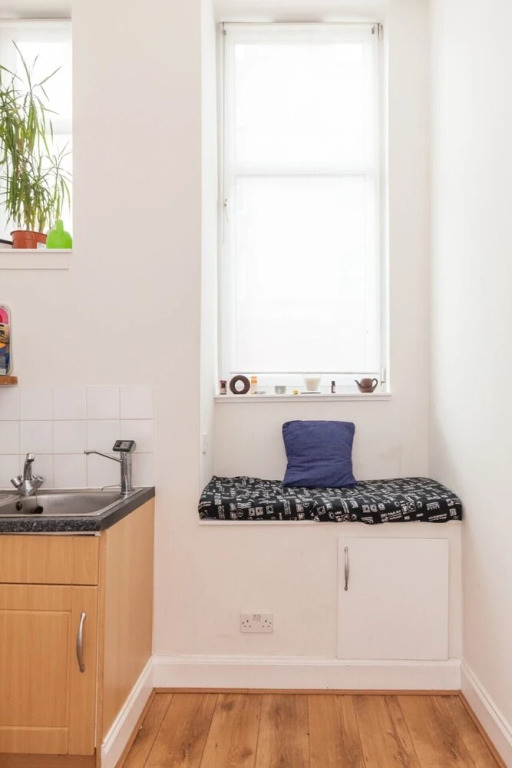 Bright Studio Walk Score 91 Wi-fi Sleeps 2